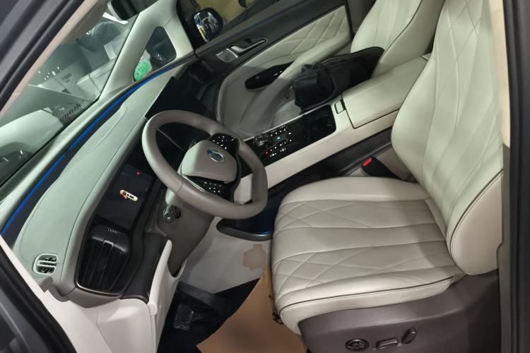 Used Denza D9 2022 DM-i 970 Four-Wheel Drive Flagship Model
