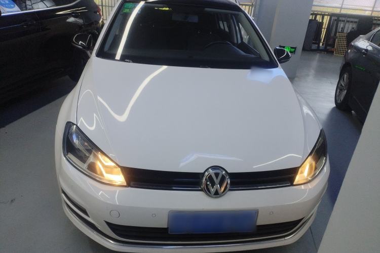 Used Volkswagen Golf 2017 230TSI Automatic Comfort Edition – Celebrating Milestone of One Million Units Front