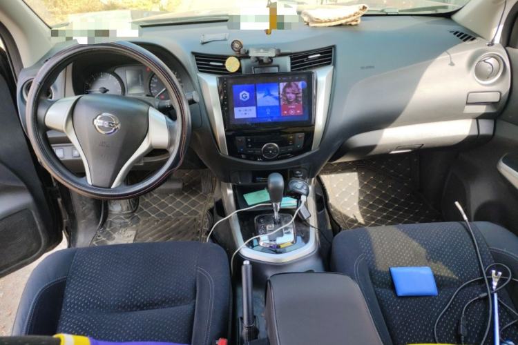 Used Nissan Navara 2017 2.5L Automatic 2WD Luxury Edition QR25 Interior 2