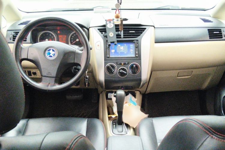 Used Venucia R50 2013 1.6L Automatic Fashion Edition
