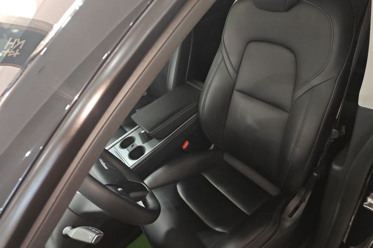 Used Tesla Model Y 2021 Standard Range Rear-Wheel Drive Version Left Front Seat