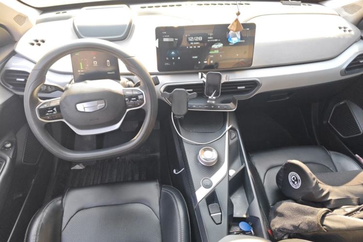 Used Geometry A 2021 Pro Enjoy High-Dimensional Range Edition 430 km A430 Cubic Version Center Console