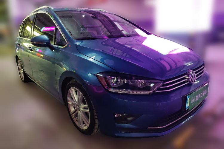 Used Volkswagen Golf Sportsvan 2016 230TSI Automatic Luxury Version Front Right 45 Deg