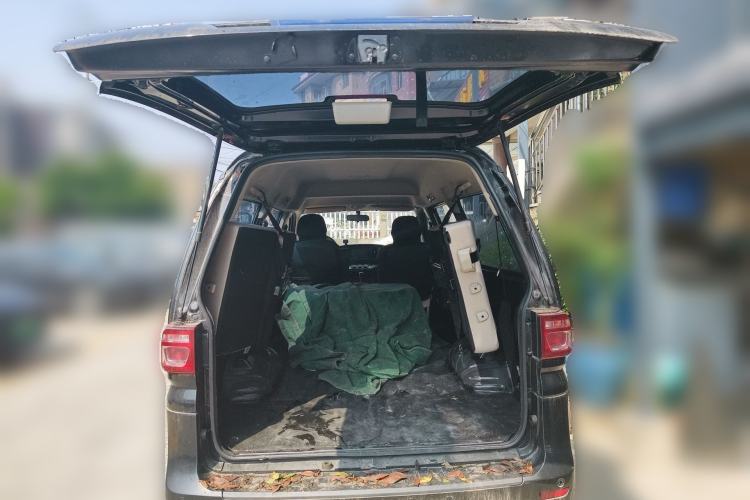 Used FORTHING Lingzhi 2023 M5L 1.6L Rental Custom Edition 7 Seats
