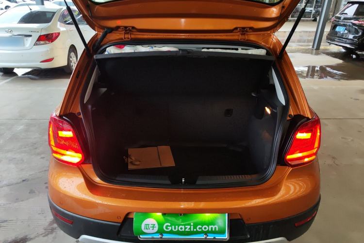 Used Volkswagen Polo 2014 1.6L Cross Polo Automatic Trunk