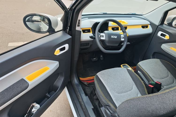 Used Chery QQ Ice Cream 2022 120km Conical Shape Lithium Iron Phosphate Driver Seat