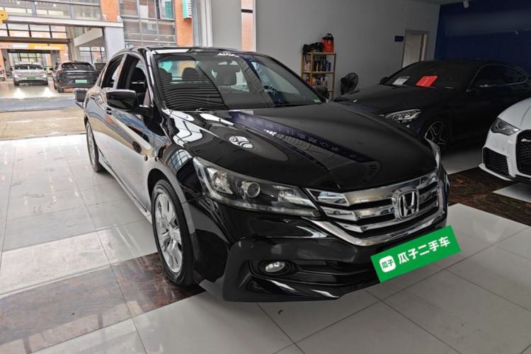 Used Honda Accord 2015 2.0L EX Luxury Edition Front Right 45 Deg