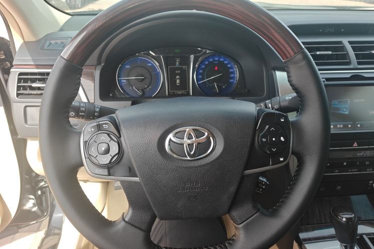 Used Toyota Camry 2015 Dual-Engine 2.5 HG Luxury Navigation Edition
