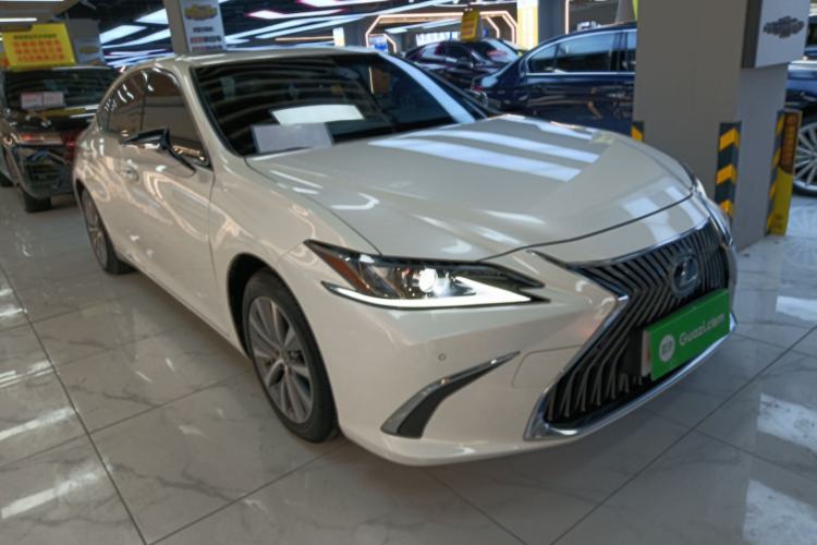 Used Lexus ES 2020 200 Excellence Edition
