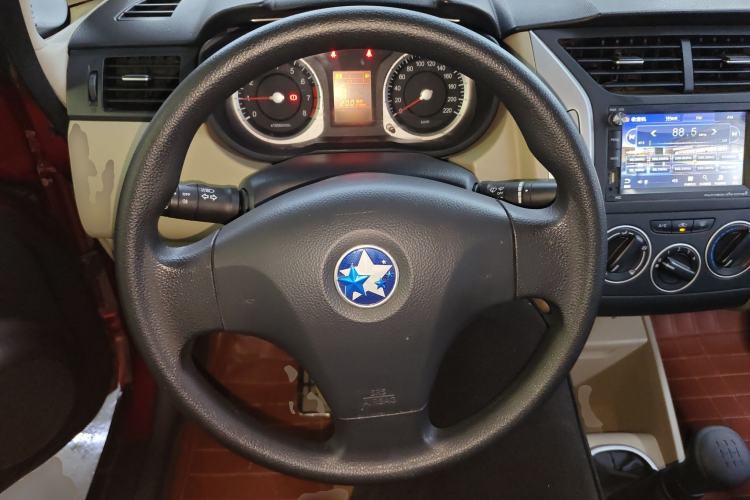 Used Venucia R50 2013 1.6L Manual Fashion Edition
