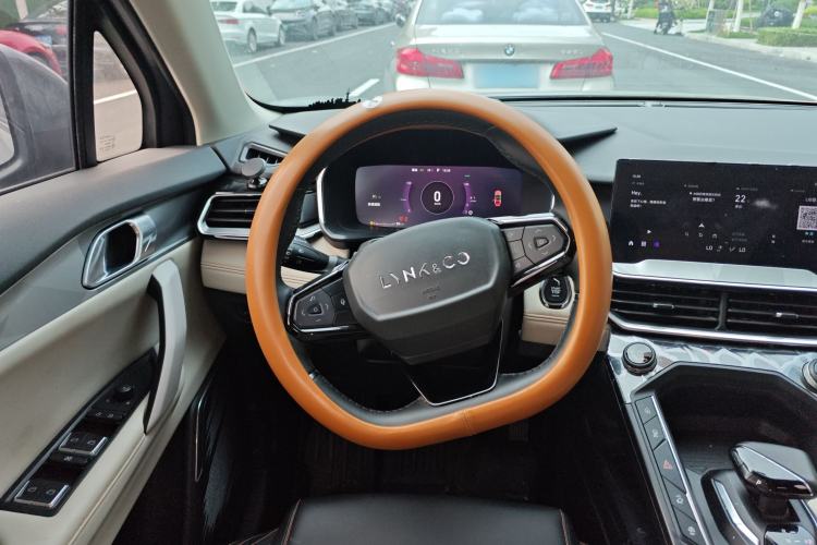 Used Lynk & Co 06 EM-P 2022 PHEV 84 km Range Pro Version
