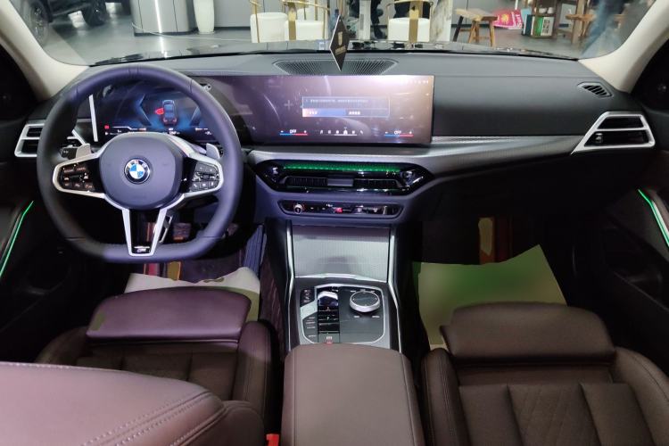Used BMW 3 Series 2025 330Li M Sport Shadowline Package Center Console