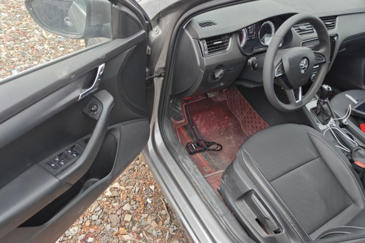 Used Skoda Octavia 2022 1.5L Automatic Comfort Edition Driver Seat