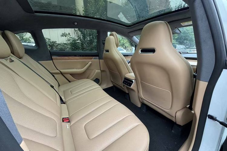 Used Hima Luxeed R7 2024 All-Electric 736 km Ultra Interior 9