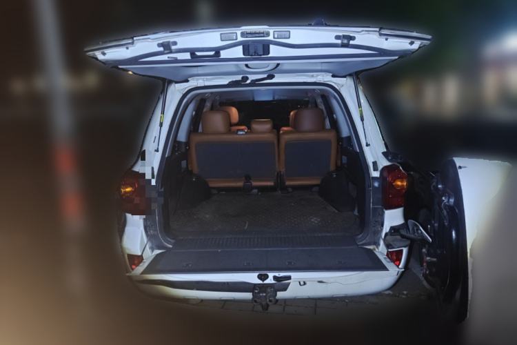 Used Toyota Land Cruiser 2015 4.0L V6 Middle East Low-Trim Version