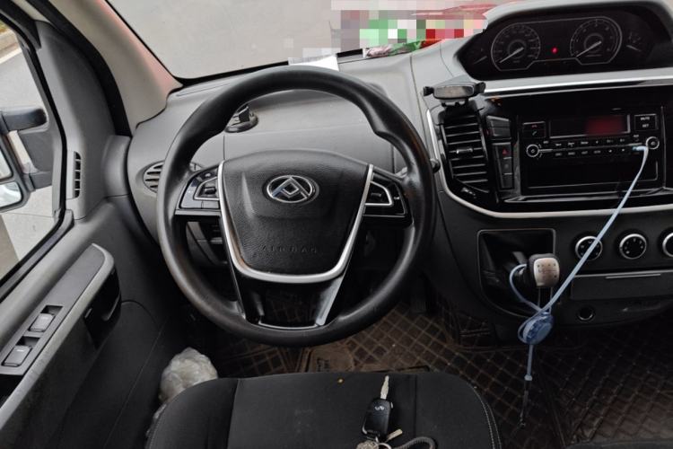 Used SAIC MAXUS Xintu V80 2019 2.5T Classic 6-Speed Manual Van Short Wheelbase Mid-Roof Design 2/3 Seats