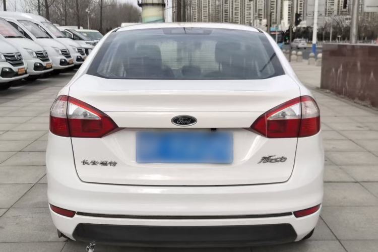 Used Ford Fiesta 2013 Sedan 1.5L Manual Fashion Edition
