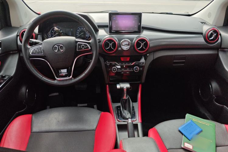 Used BAIC Senova X25 2015 1.5L Automatic Elite Model Center Console