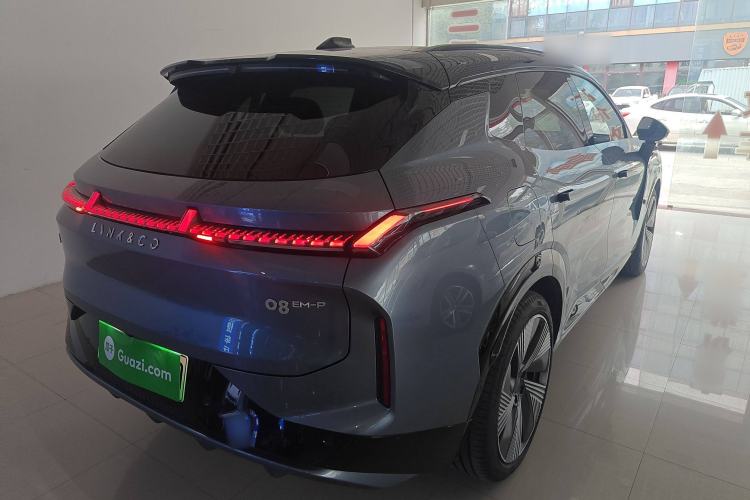Used Lynk & Co 08 EM-P 2025 220 km All-Wheel-Drive Performance Halo Rear Right 45 Deg
