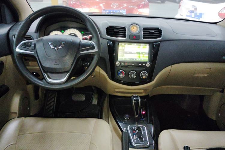 Used Wuling Hongguang 2014 1.5L S Automatic Luxury Model

