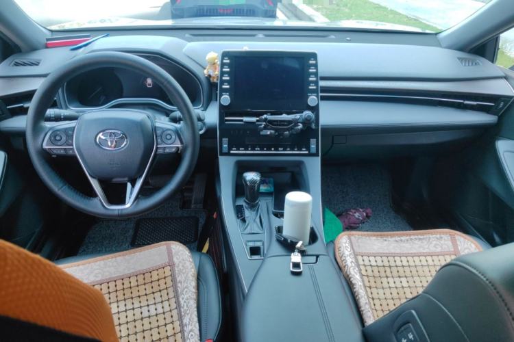 Used Toyota Avalon 2019 2.0L Luxury Edition China VI Standard Center Console