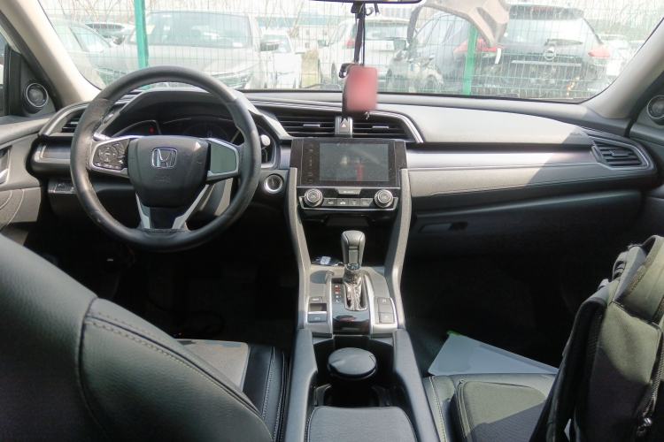 Used Honda Civic 2016 220TURBO CVT Luxury Edition Center Console