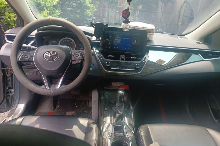 Used Toyota Corolla 2021 Dual-Motor 1.8L E-CVT Elite Edition Center Console