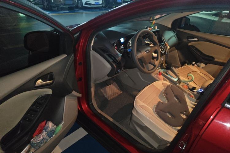 Used Ford Focus 2012 Sedan 1.6L Automatic Comfort Model