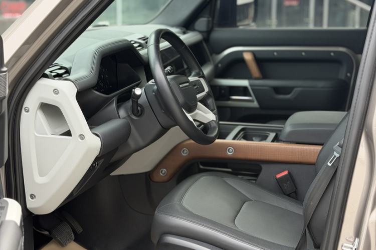 Used Land Rover Defender 2023 110 3.0T P400 X-DYNAMIC HSE Exterior 4