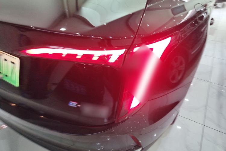 Used Hongqi E-QM5 2024 610 km PLUS
