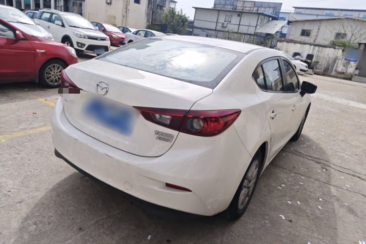 Used Mazda 3 Axela 2016 Sedan 1.5L Automatic Comfort Model