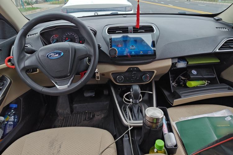 Used Ford Escort 2017 Revised Version 1.5L Automatic Comfort Edition Center Console