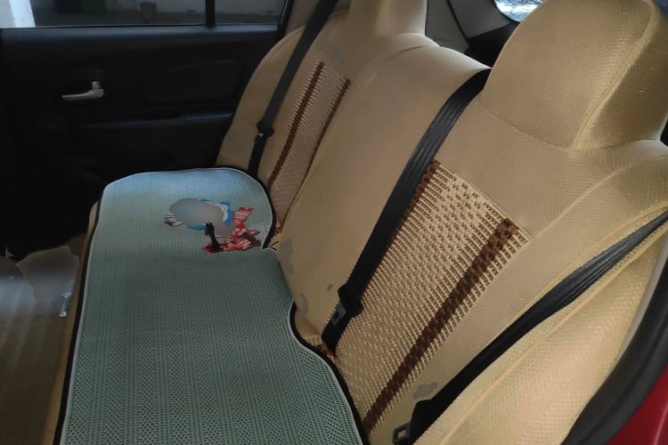 Used Venucia R50 2015 1.6L Automatic Fashion Edition
