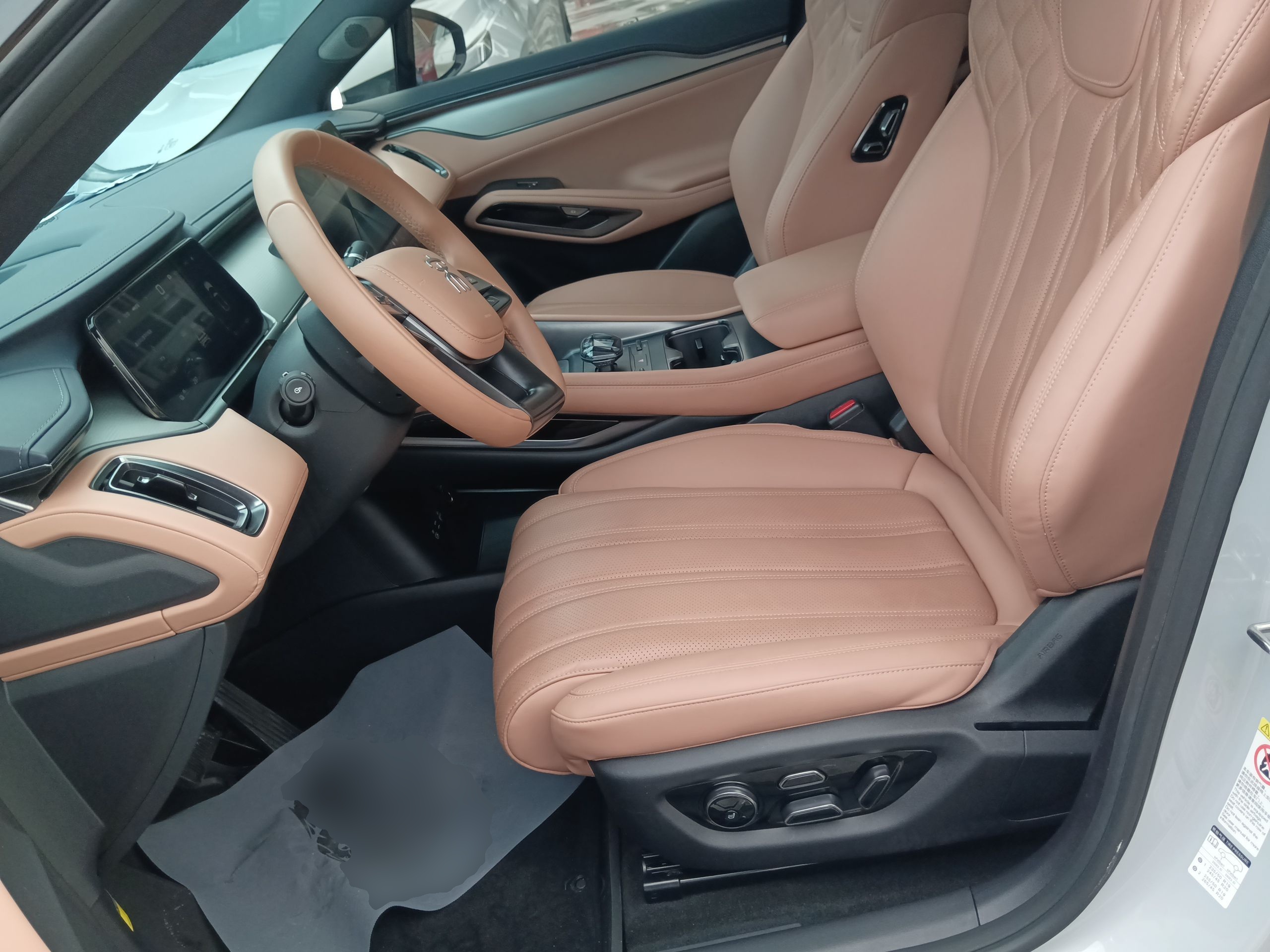 Переднее сиденье в автомобиле