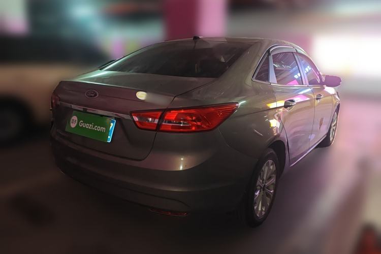 Used Ford Escort 2015 1.5L Manual Fashion Edition Rear Right 45 Deg