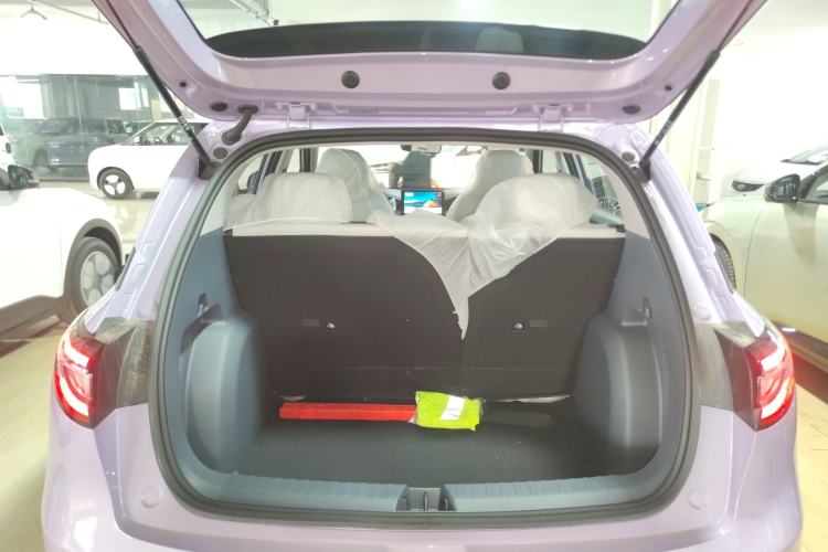 Used Geely Galaxy Geome 2026 Model 310km Youth Edition Trunk