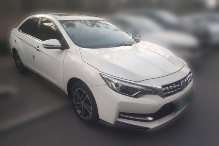 Used Venucia D60 2018 1.6L Manual Smart Connect Elite Edition Front Right 45 Deg