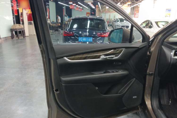 Used Cadillac XT5 2016 25T Luxury Model
