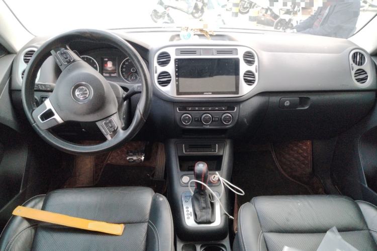 Used Volkswagen Tiguan 2016 300TSI Automatic All-Wheel Drive Luxury Edition Center Console