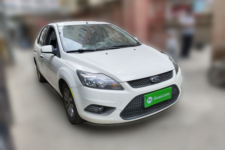 Used Ford Focus 2013 Hatchback Classic 1.8L Manual Base Model Front Right 45 Deg