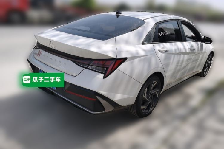 Used Hyundai Elantra 2023 1.5L CVT LUX Prestige Edition Rear Right 45 Deg