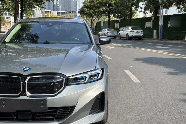 Used BMW i3 2023 eDrive 40 L Midnight Sports Package
