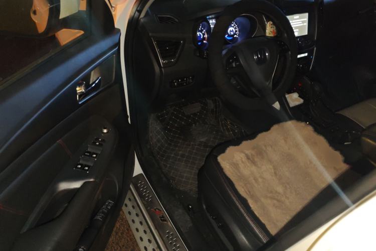 Used CHANGAN CS75 2014 1.8T Automatic Prestige Model China IV Standard
