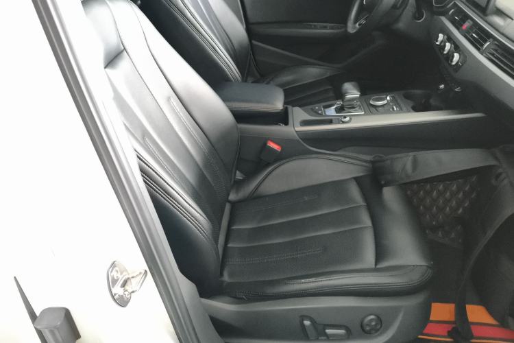 Used Audi A4L 2018 30th Anniversary Edition 40 TFSI Trendy Model Right Front Seat