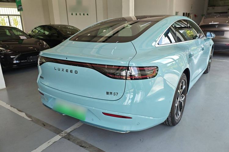 Used Hima Luxeed S7 2025 705 km Max