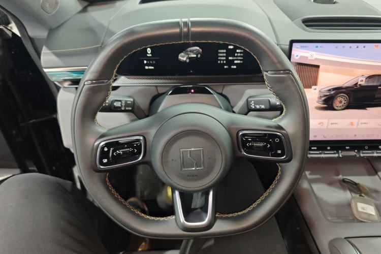 Used Zeekr 7X 2025 100 kWh Long-Range Rear-Wheel Drive with Intelligent Driving Features Steering Wheel