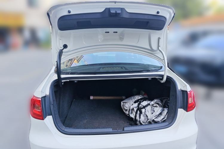 Used Volkswagen Sagitar 2012 1.6L Automatic Comfort Edition Trunk