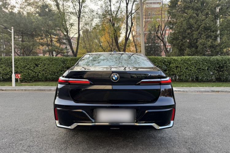 Used BMW 7 Series 2023 740Li Luxury Edition M Sport Package Exterior 3