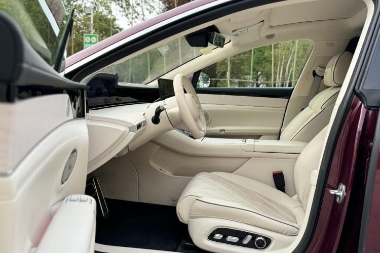 Used Hima Stelato S9 2025 Extended-Range Ultra Interior 1