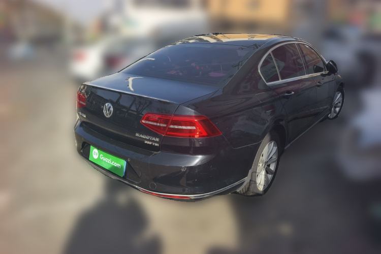 Used Volkswagen Magotan 2018 330TSI DSG Advanced Model Rear Right 45 Deg